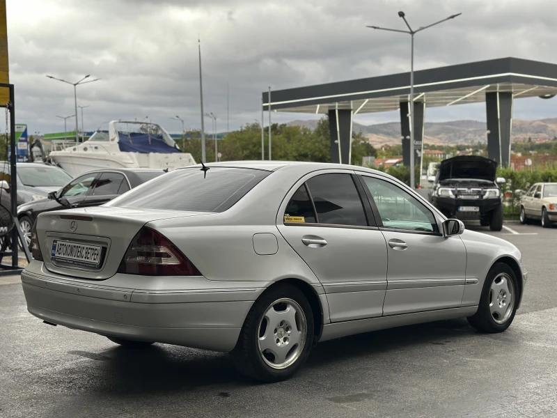 Mercedes-Benz C 200 Kompressor, снимка 8 - Автомобили и джипове - 52138760