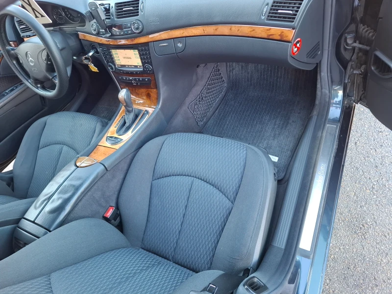Mercedes-Benz E 200, снимка 15 - Автомобили и джипове - 52973106