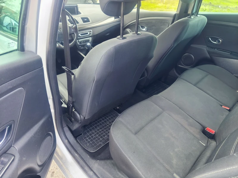 Renault Megane 3 Grandtour 1.5 dCi, снимка 11 - Автомобили и джипове - 53433381