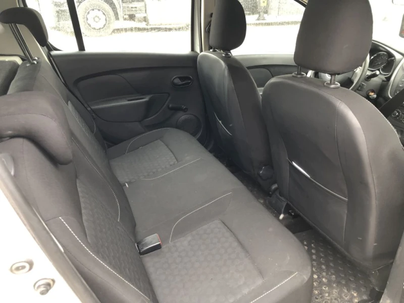 Dacia Sandero 1.50 TSI, снимка 7 - Автомобили и джипове - 53596292