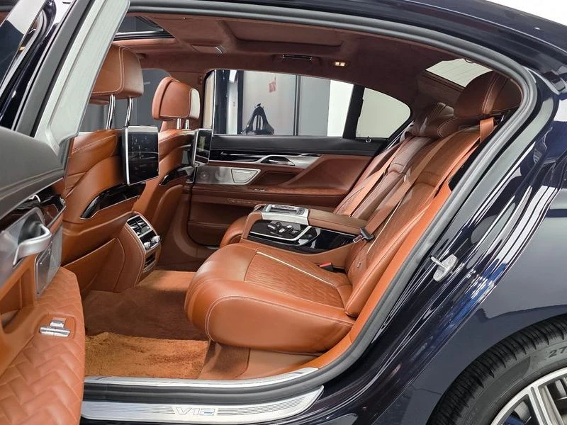 BMW 760 M760Li xDrive| 601к.с.| ВКЛ.ТЕХНОТЕСТ, снимка 11 - Автомобили и джипове - 55442015