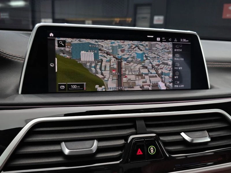 BMW 760 M760Li xDrive| 601к.с.| ВКЛ.ТЕХНОТЕСТ, снимка 13 - Автомобили и джипове - 55442015