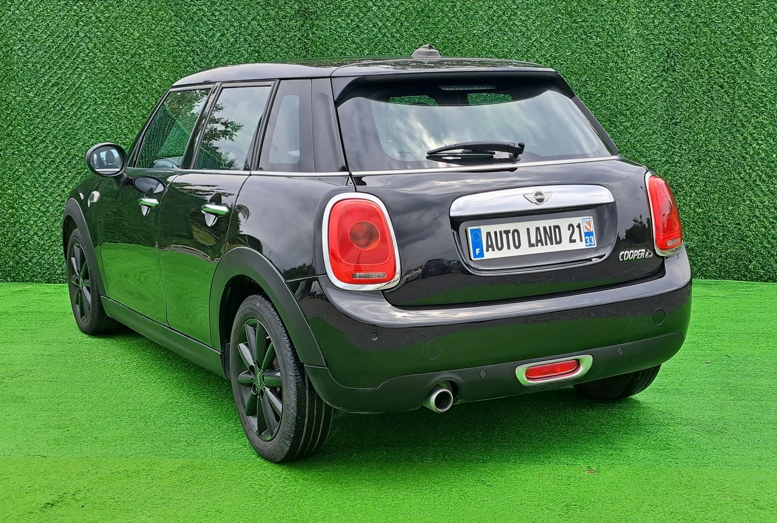 Mini Cooper 1.5d* 116кс* НАВИГАЦИЯ* Euro-6 - изображение 7