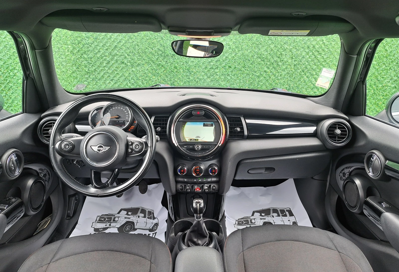 Mini Cooper 1.5d* 116кс* НАВИГАЦИЯ* Euro-6 | Mobile.bg — изображение 12