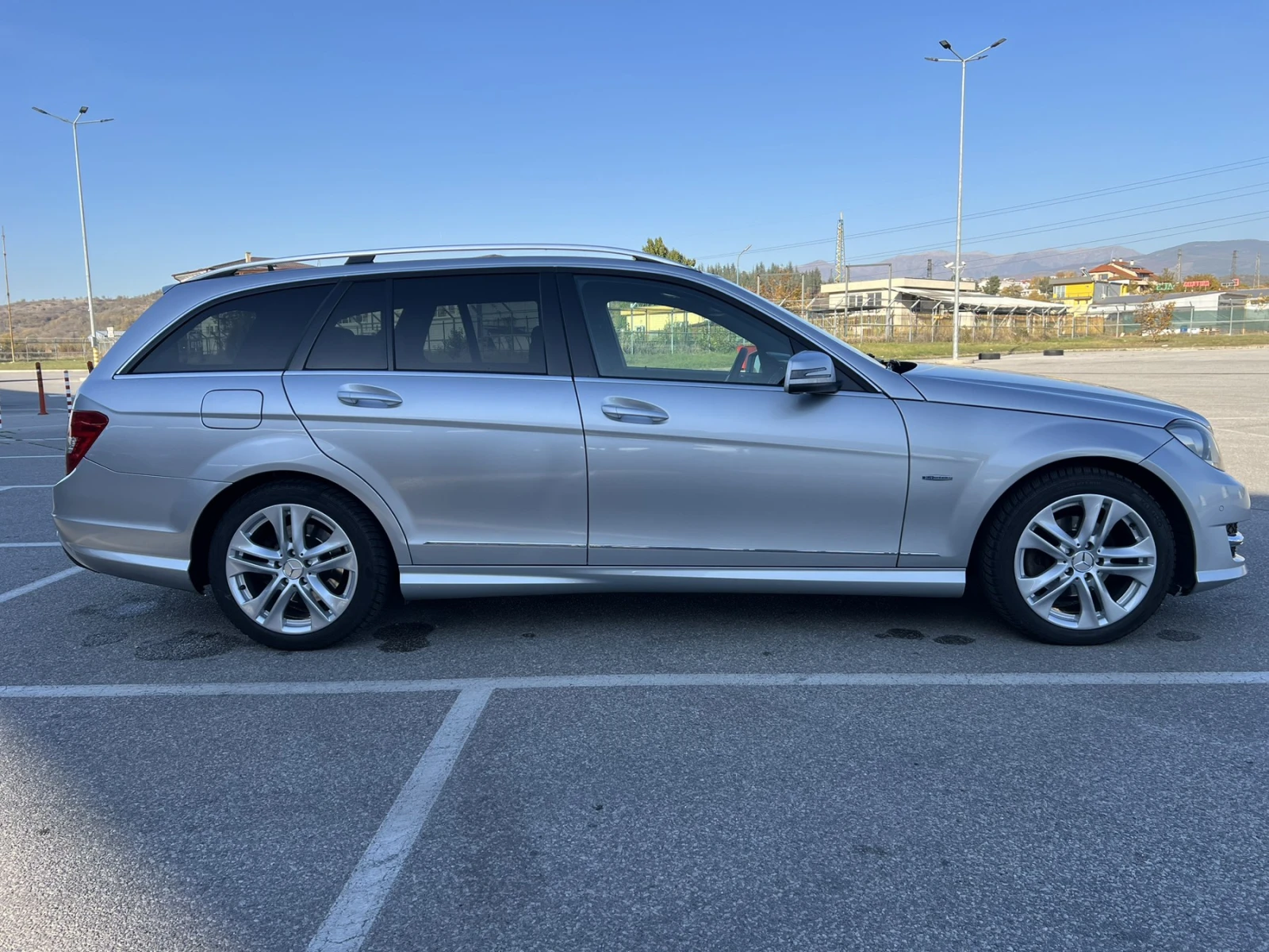 Mercedes-Benz C 220 АМГ пакет, Черен таван, Камера - изображение 3