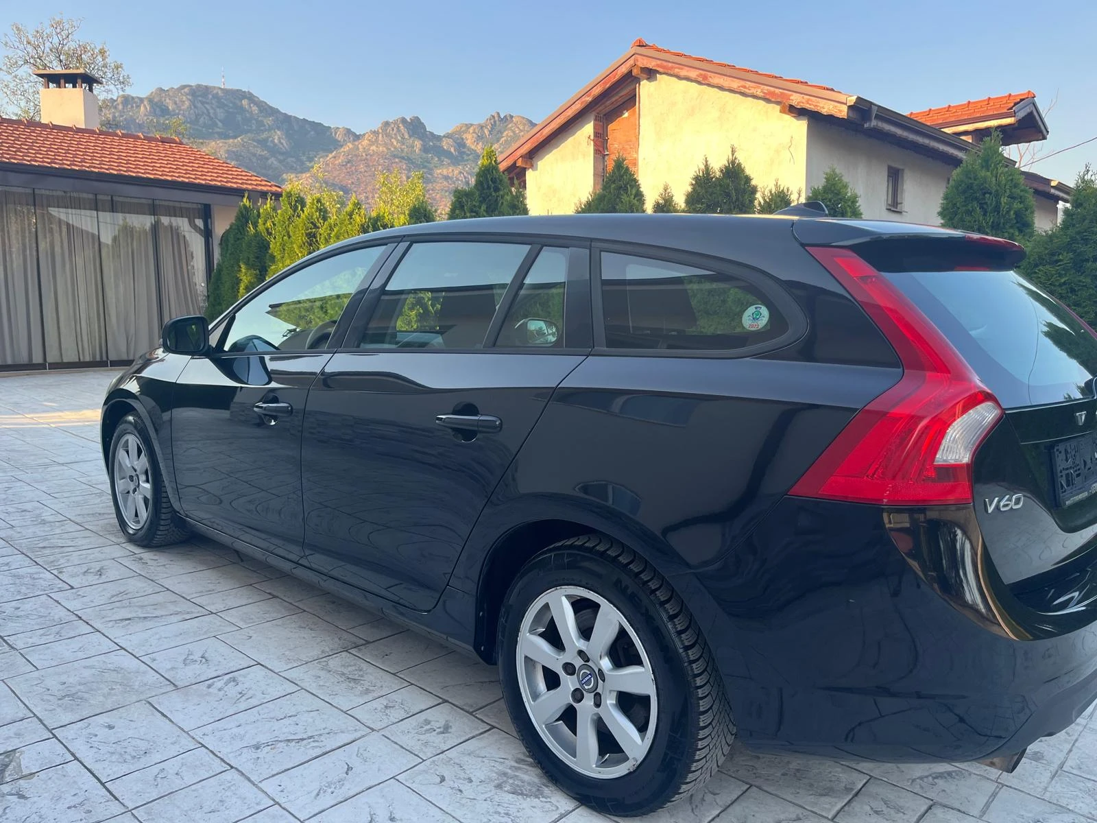 Volvo V60 1.6 D AVTO  - изображение 8
