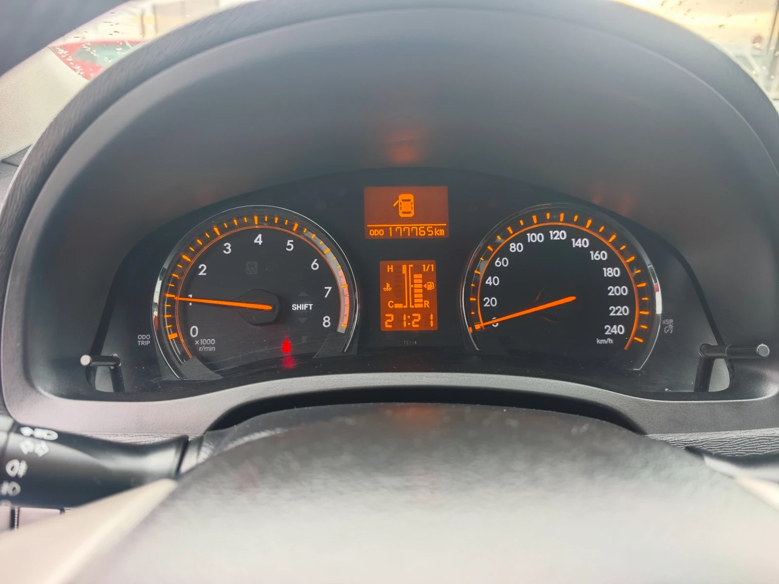 Toyota Avensis 1.8i  - изображение 8