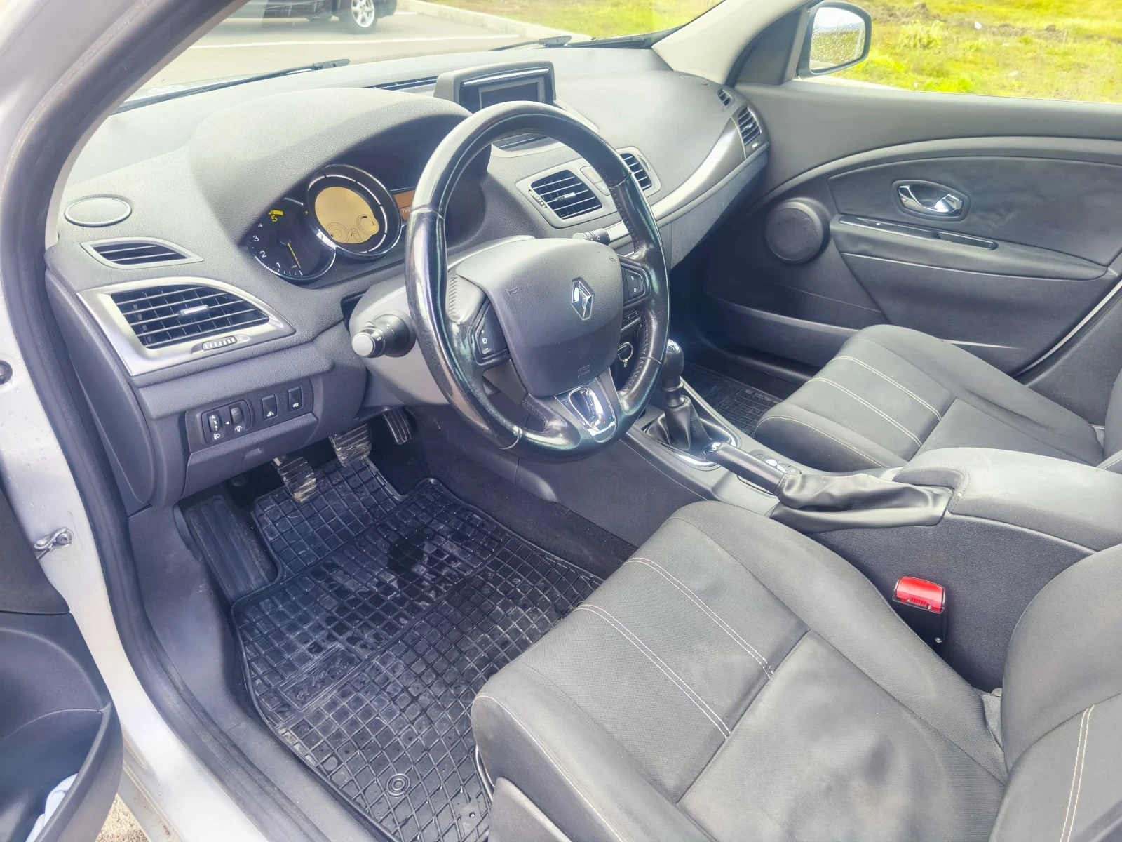 Renault Megane 3 Grandtour 1.5 dCi - изображение 9