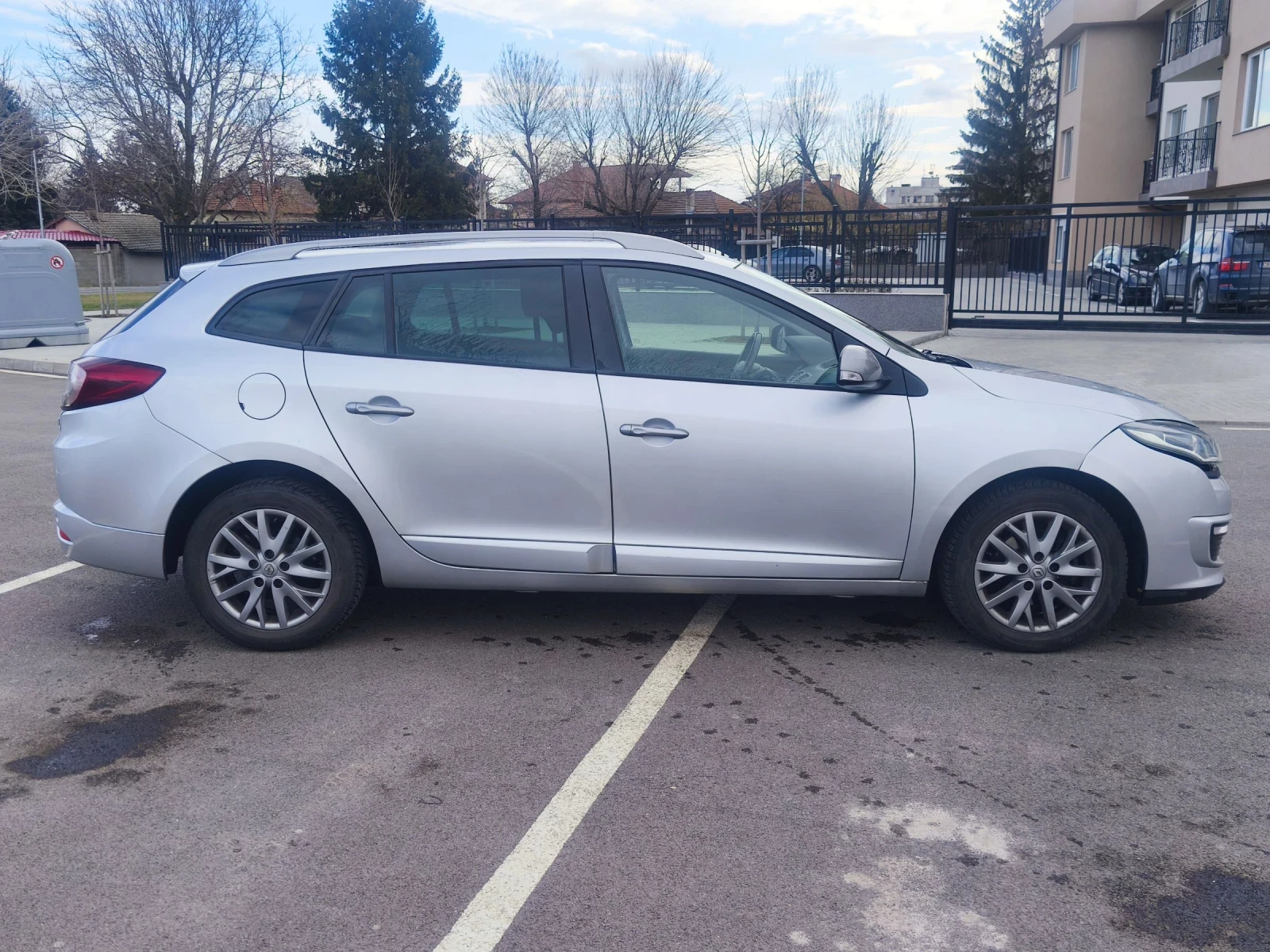 Renault Megane 3 Grandtour 1.5 dCi - изображение 6