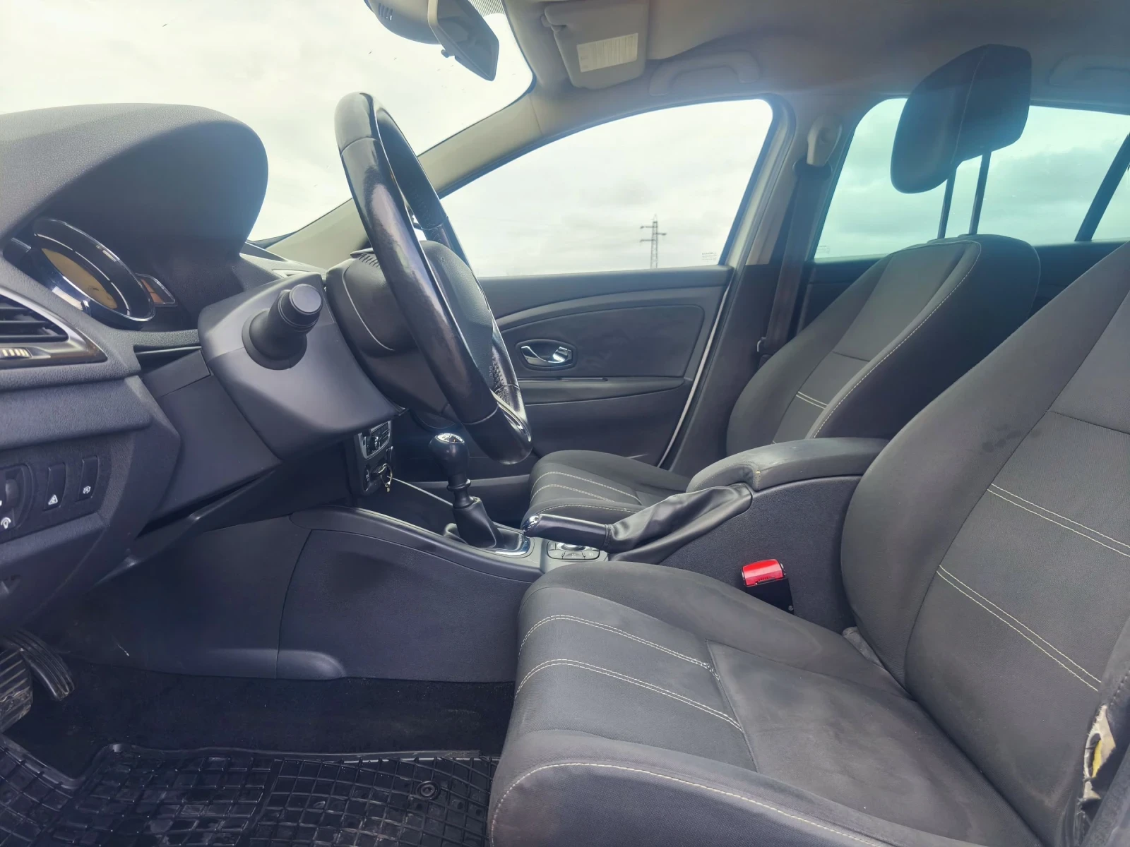 Renault Megane 3 Grandtour 1.5 dCi - изображение 10