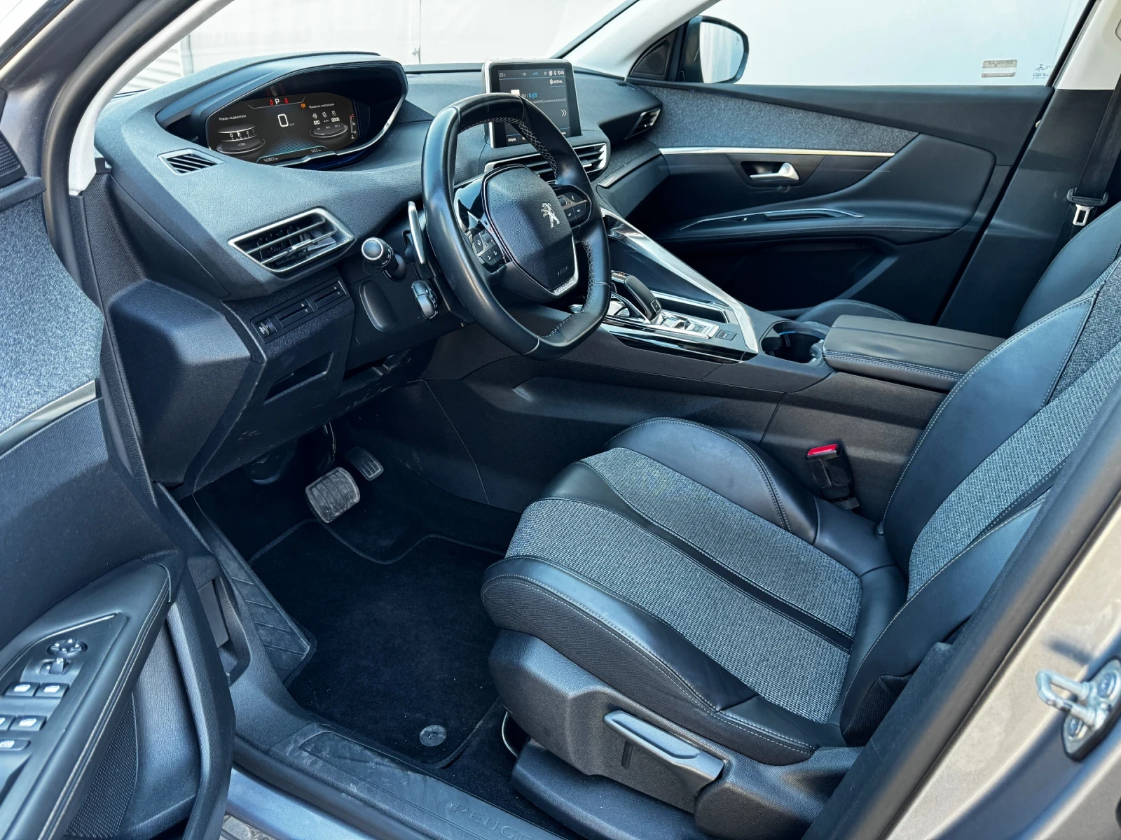 Peugeot 3008 1.5HDI EURO 6D, снимка 8 - Автомобили и джипове - 53733309