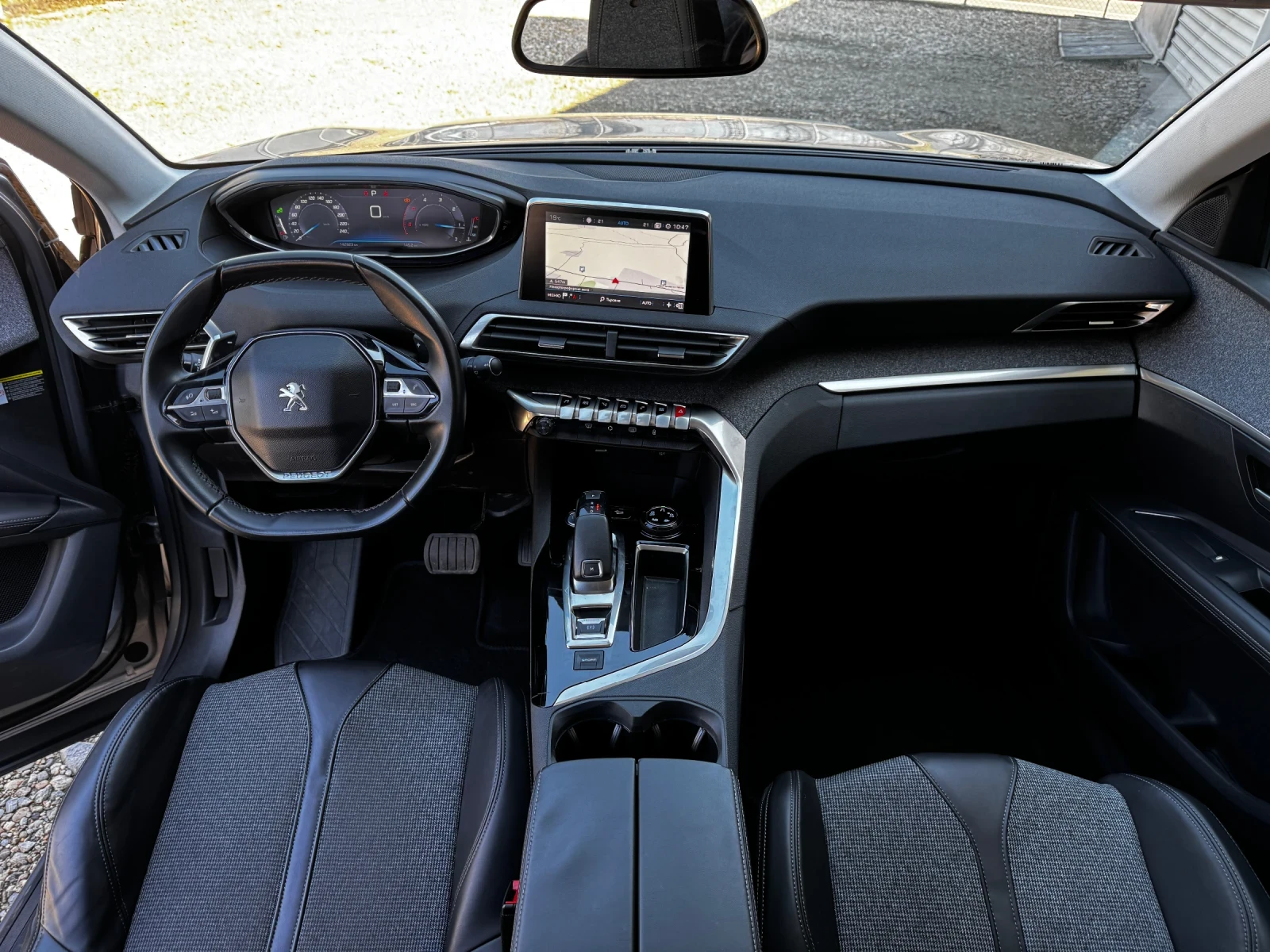 Peugeot 3008 1.5HDI EURO 6D, снимка 11 - Автомобили и джипове - 53733309