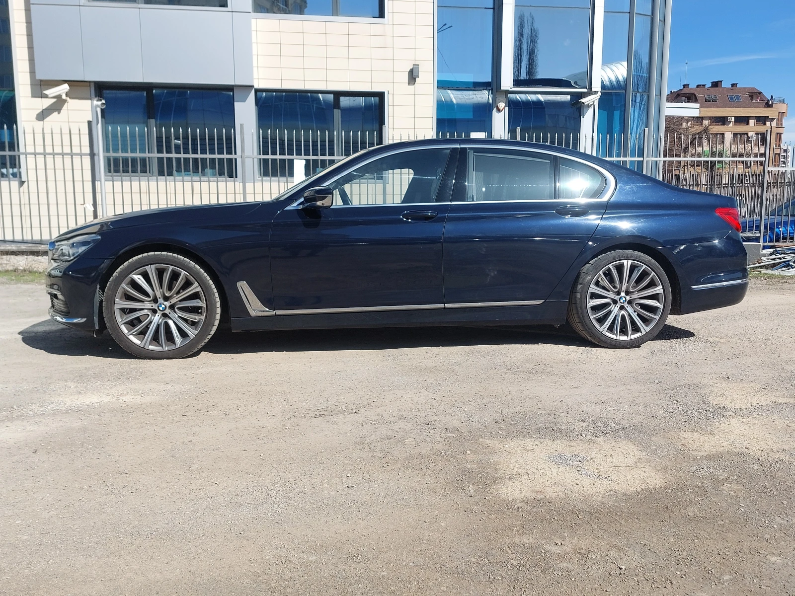 BMW 730 730D xDrive и 750i M-SPORT xDrive 2БРОЯ, снимка 4 - Автомобили и джипове - 53768080