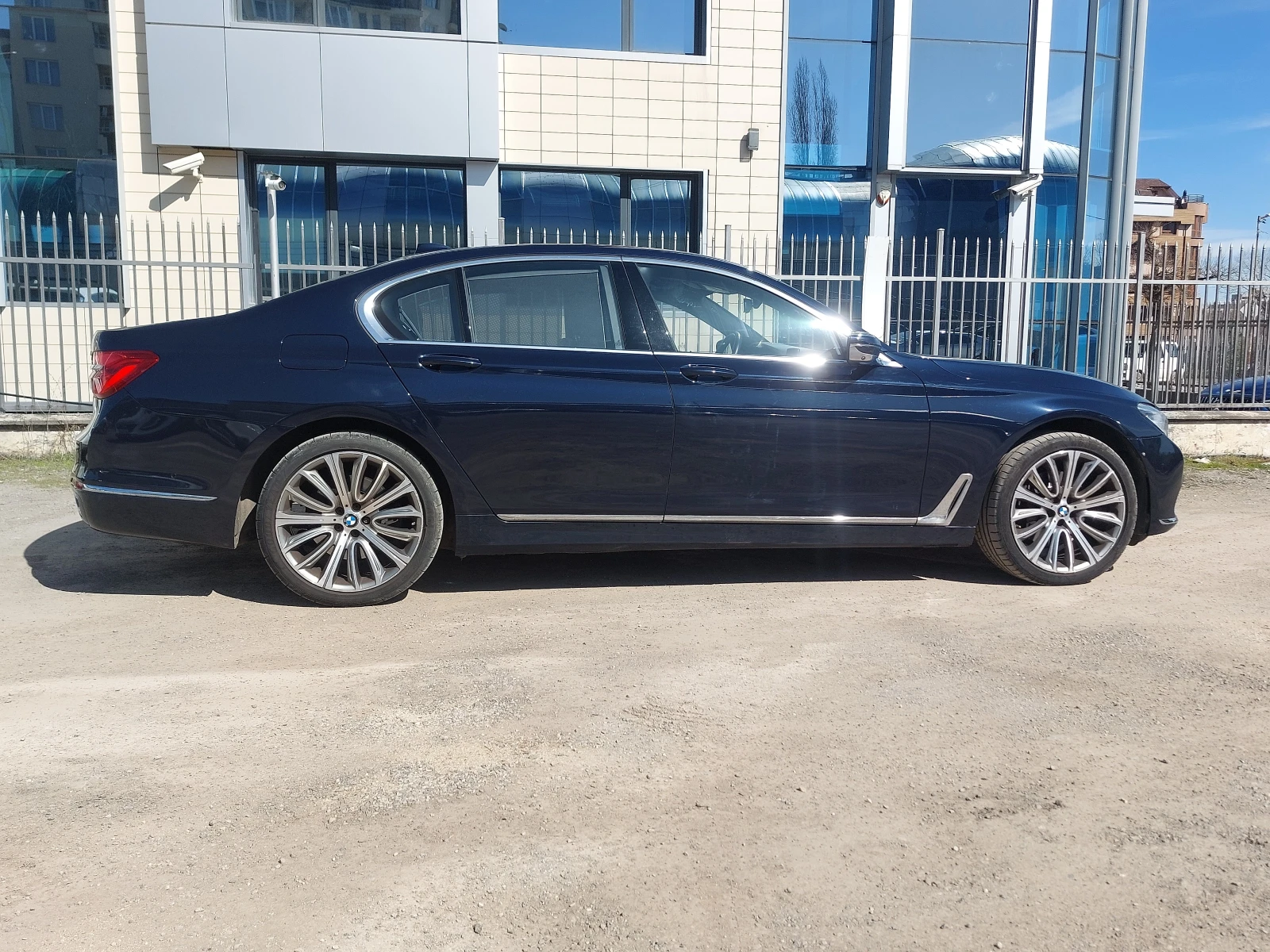 BMW 730 730D xDrive и 750i M-SPORT xDrive 2БРОЯ, снимка 11 - Автомобили и джипове - 53768080