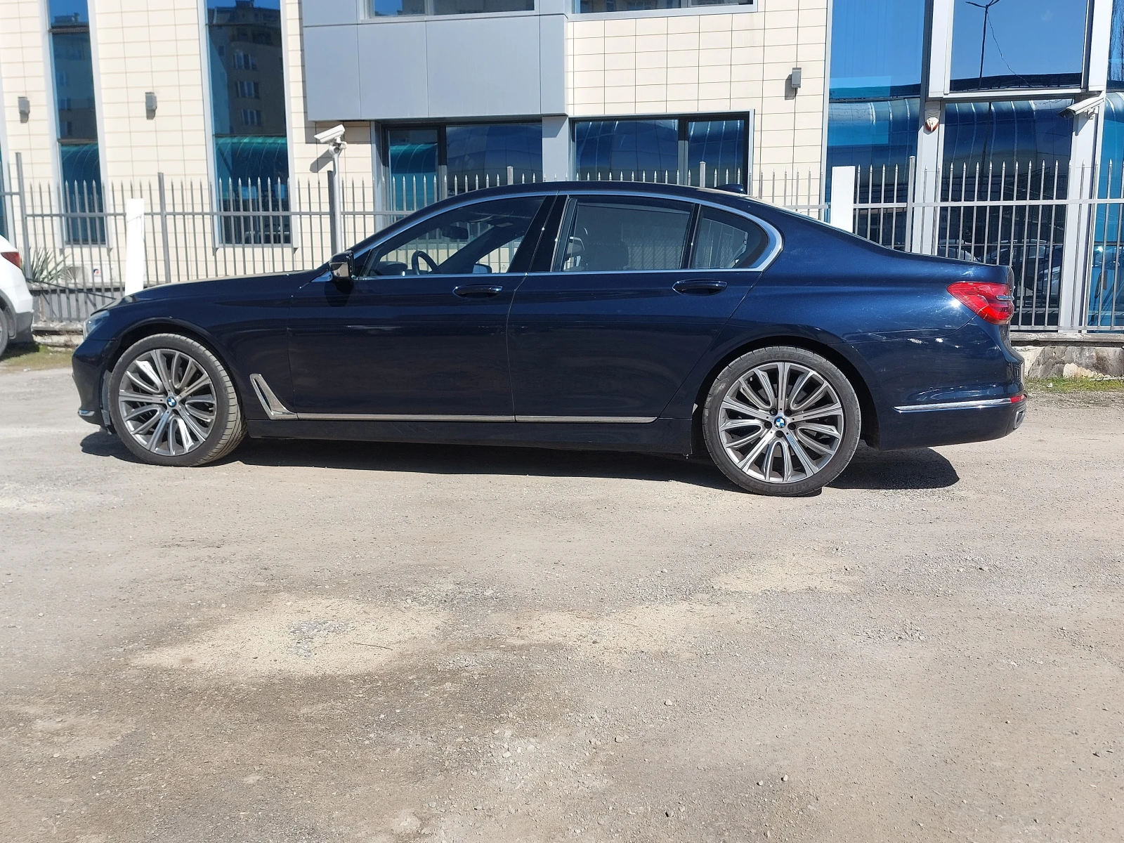 BMW 730 730D xDrive и 750i M-SPORT xDrive 2БРОЯ, снимка 6 - Автомобили и джипове - 53768080