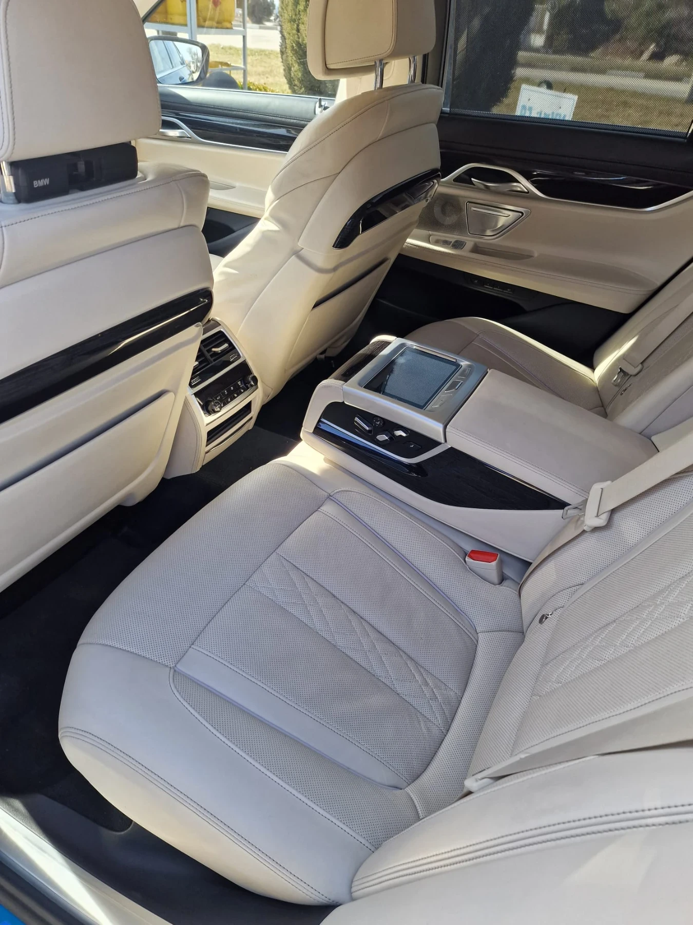 BMW 750 730D xDrive и 750i M-SPORT xDrive 2БРОЯ, снимка 15 - Автомобили и джипове - 53768080