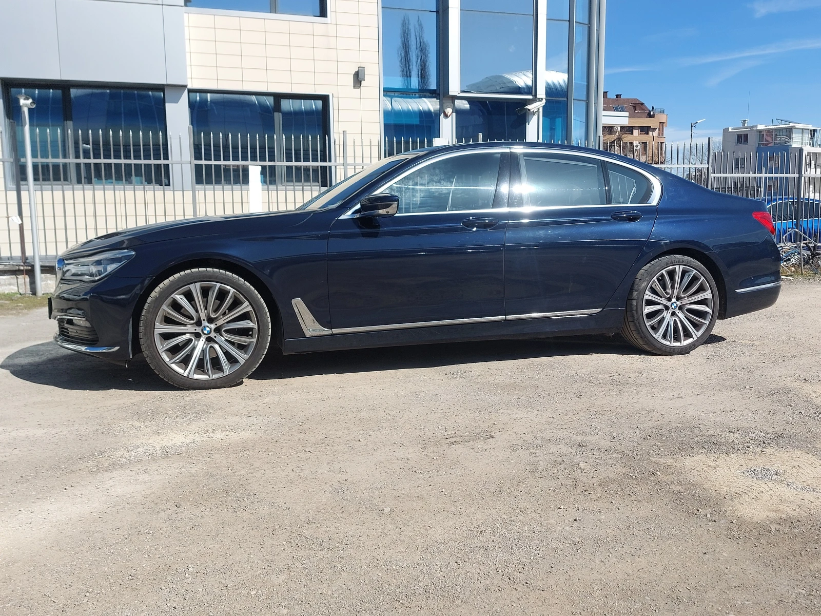 BMW 730 730D xDrive и 750i M-SPORT xDrive 2БРОЯ, снимка 3 - Автомобили и джипове - 53768080