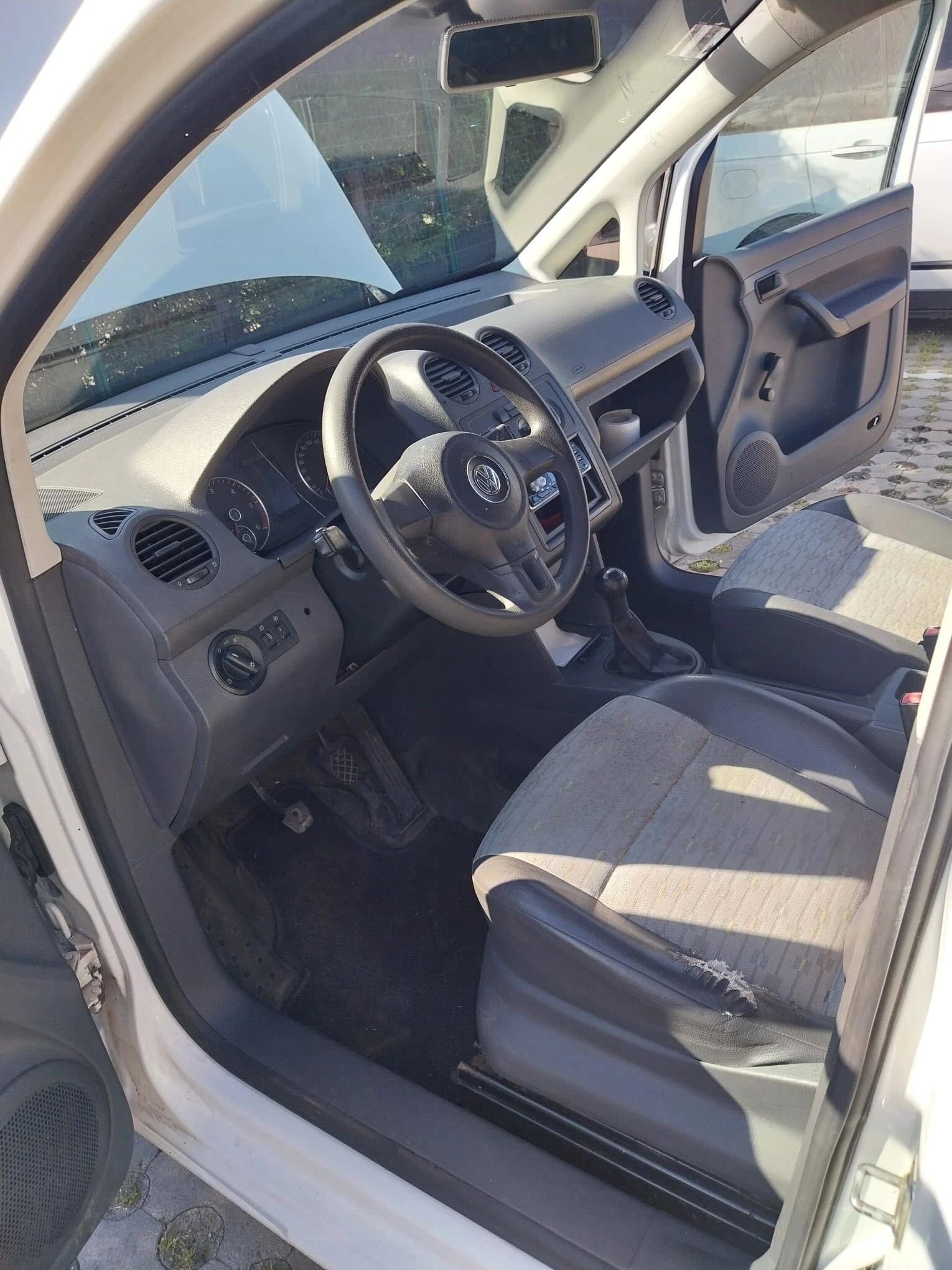 VW Caddy 1.6, снимка 6 - Автомобили и джипове - 54759047