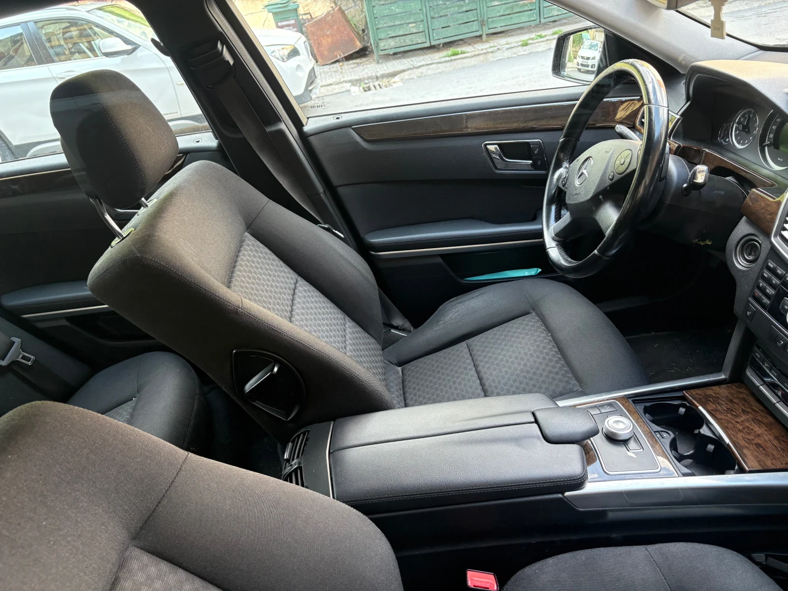 Mercedes-Benz E 250 Cdi, снимка 3 - Автомобили и джипове - 54900821