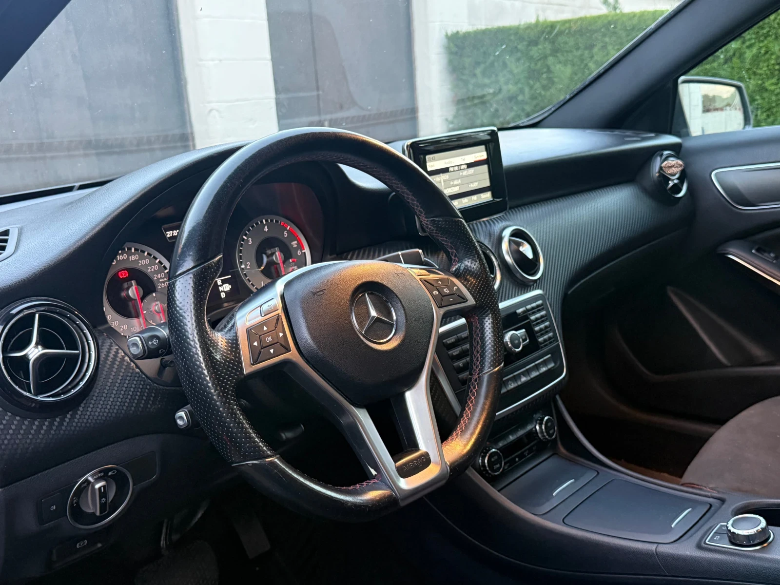 Mercedes-Benz A 180 AMG line , снимка 9 - Автомобили и джипове - 55073069