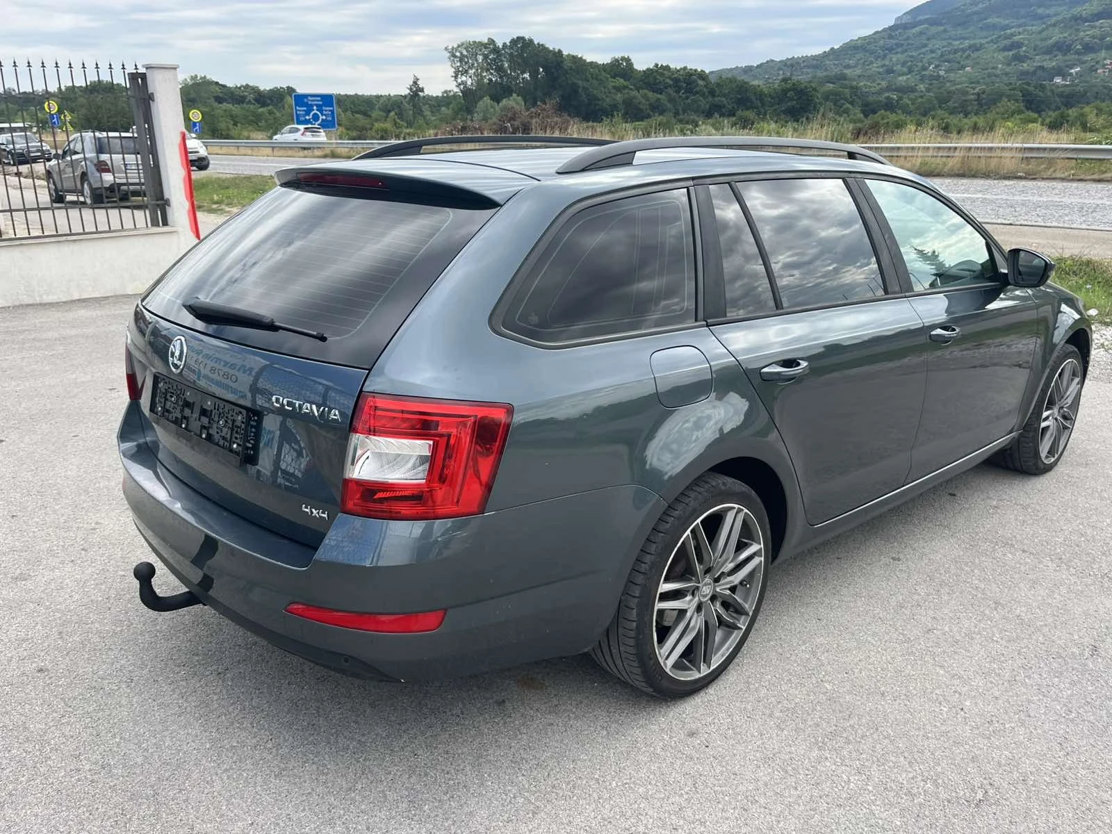 Skoda Octavia 1.6TDI 110кс 4Х4 6 СКОРОСТИ КЛИМАТИК АВТОПИЛОТ , снимка 4 - Автомобили и джипове - 55270252
