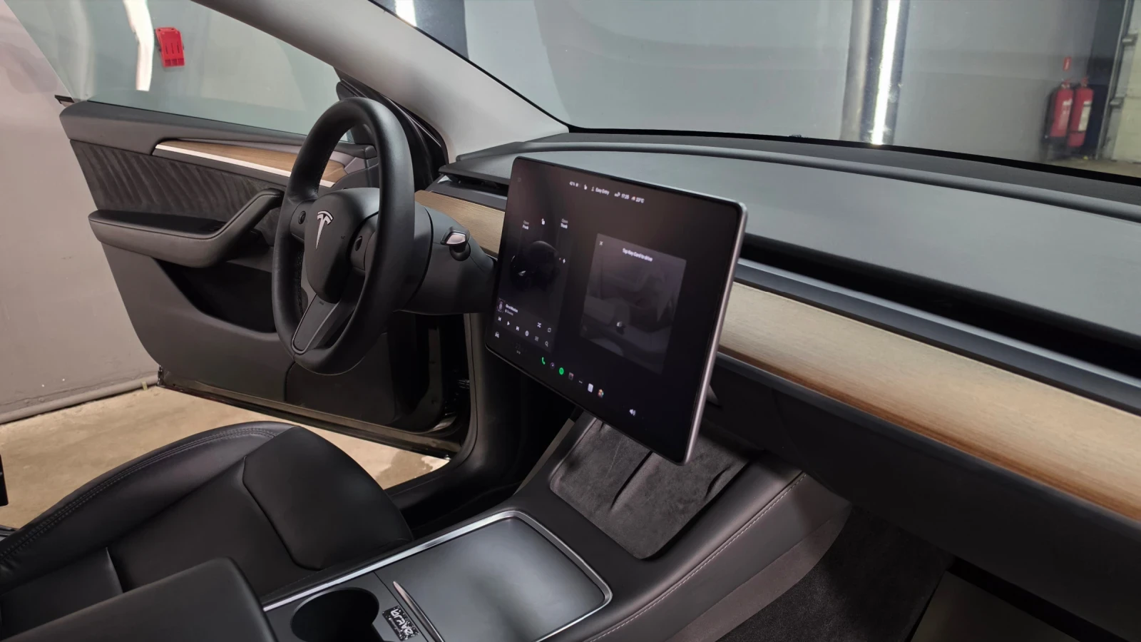 Tesla Model Y Long Range, снимка 6 - Автомобили и джипове - 55711431