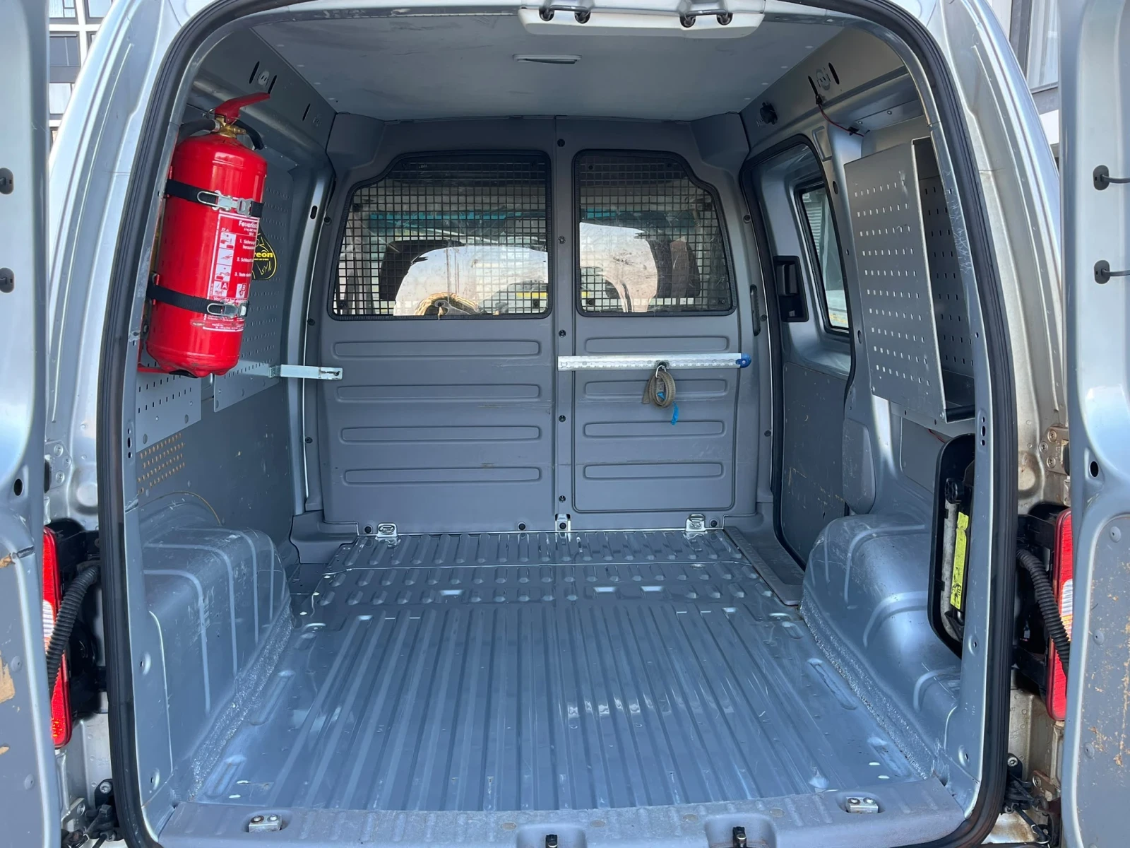 VW Caddy 1.9TDI/105/BKC/2007Г, снимка 12 - Автомобили и джипове - 56315499
