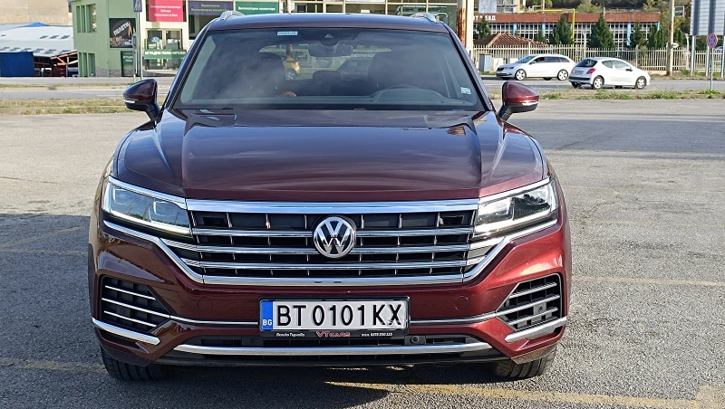 VW Touareg 3.0TDI, снимка 8 - Автомобили и джипове - 47580329