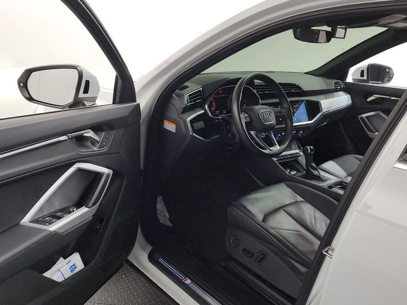 Audi Q3 35 TDI Premium| 190к.с.| ВКЛ.ТЕХНОТЕСТ, снимка 9 - Автомобили и джипове - 55099756