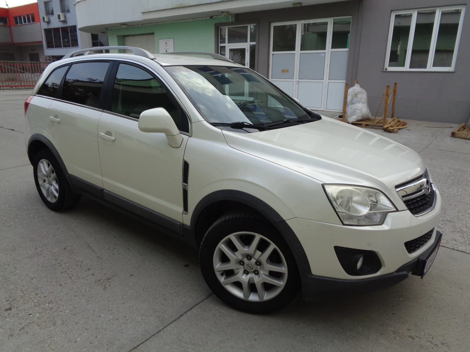 Opel Antara 2.2D-НАВИ КОЖА-4х4-ЛИЗИНГ - изображение 2