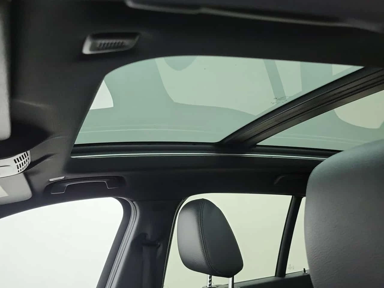 BMW X1 XDRIVE28I /CARFAX / Подгрев/Панорама/2 ключа/Памет, снимка 13 - Автомобили и джипове - 53818485