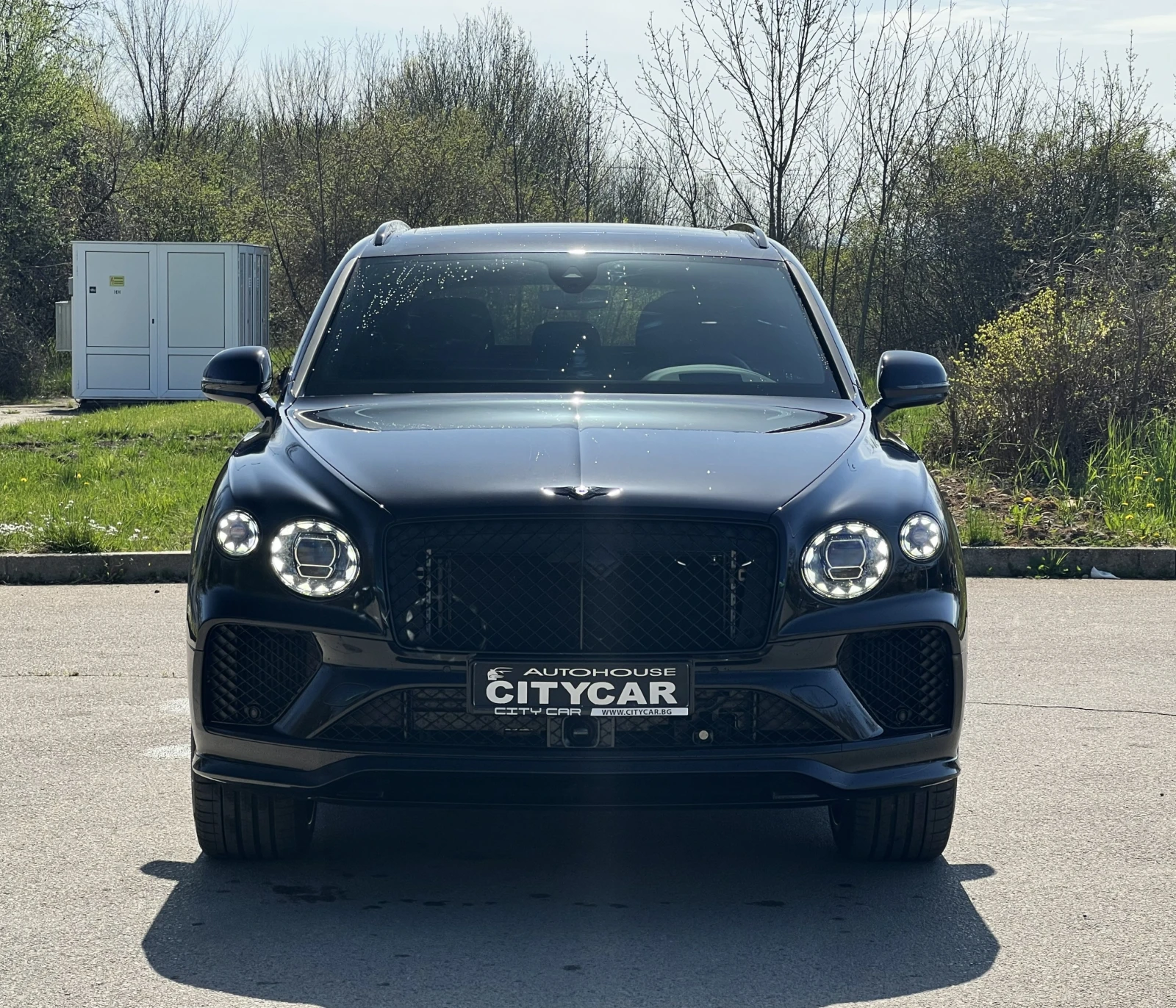 Bentley Bentayga SPEED/ NEW MODEL/CERAMIC/AKRAPOVIC/PANO/NAIM/, снимка 2 - Автомобили и джипове - 54227389