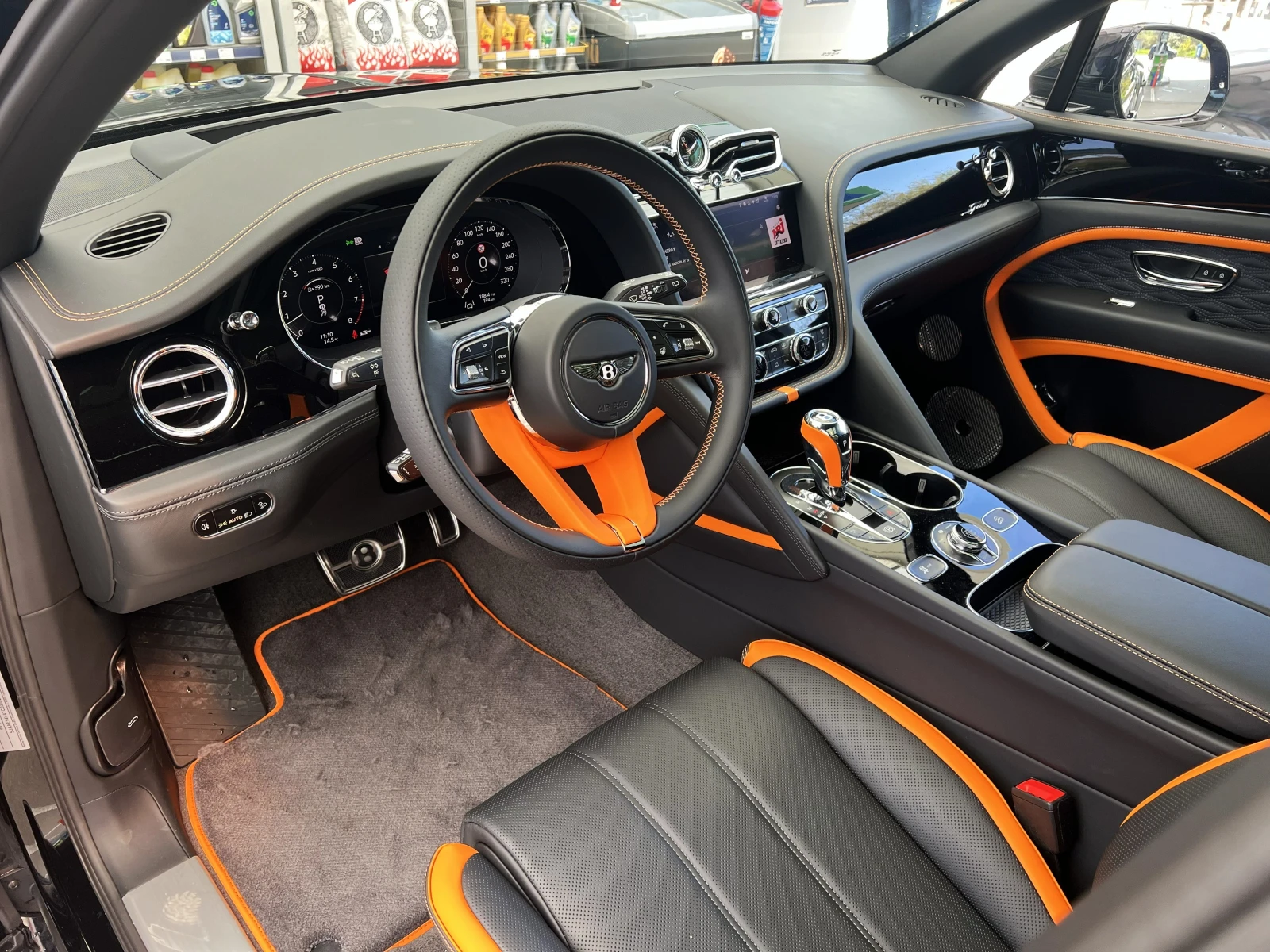 Bentley Bentayga SPEED/ NEW MODEL/CERAMIC/AKRAPOVIC/PANO/NAIM/, снимка 9 - Автомобили и джипове - 54227389