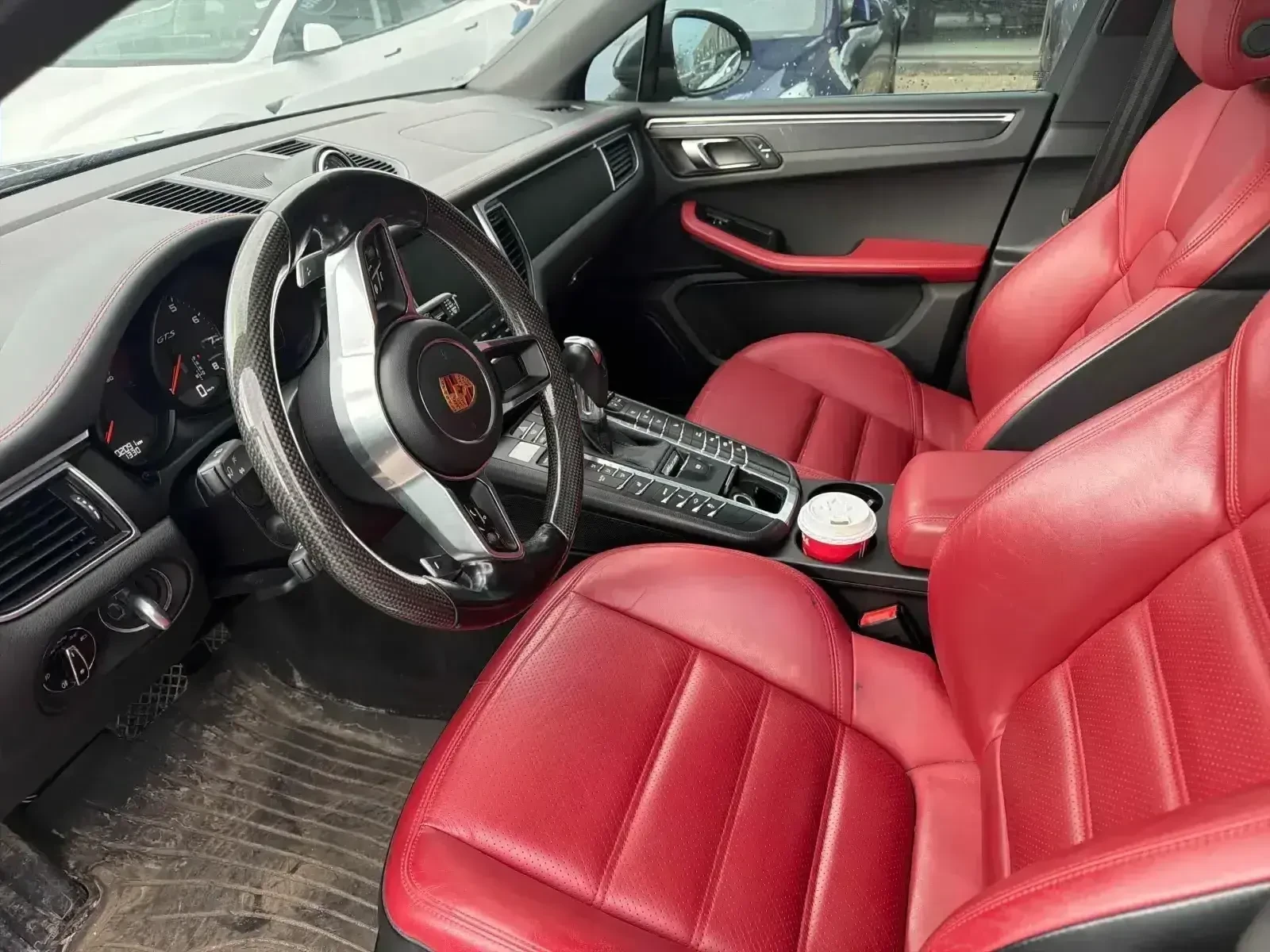 Porsche Macan GTS* Porsche LED* Карбон* Въздух* Bose* Червена ко, снимка 7 - Автомобили и джипове - 54928698