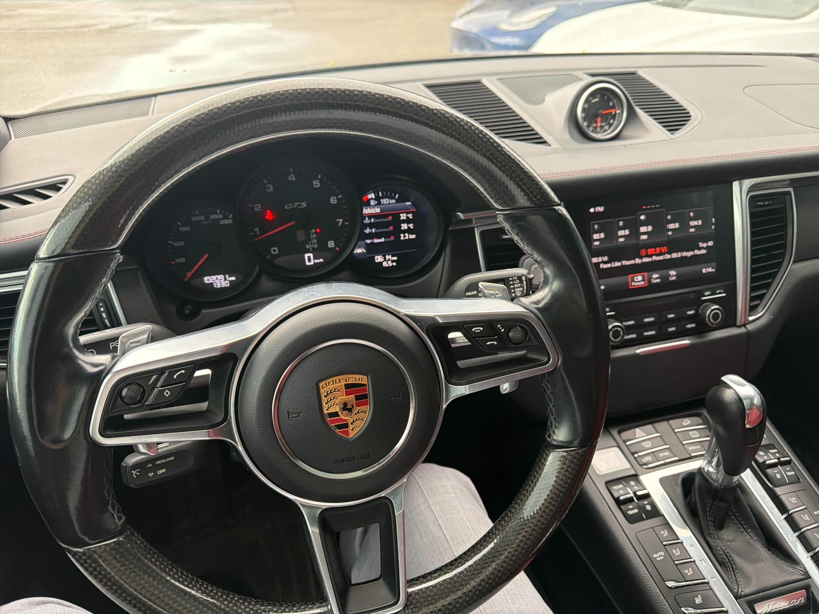 Porsche Macan GTS* Porsche LED* Карбон* Въздух* Bose* Червена ко, снимка 6 - Автомобили и джипове - 54928698