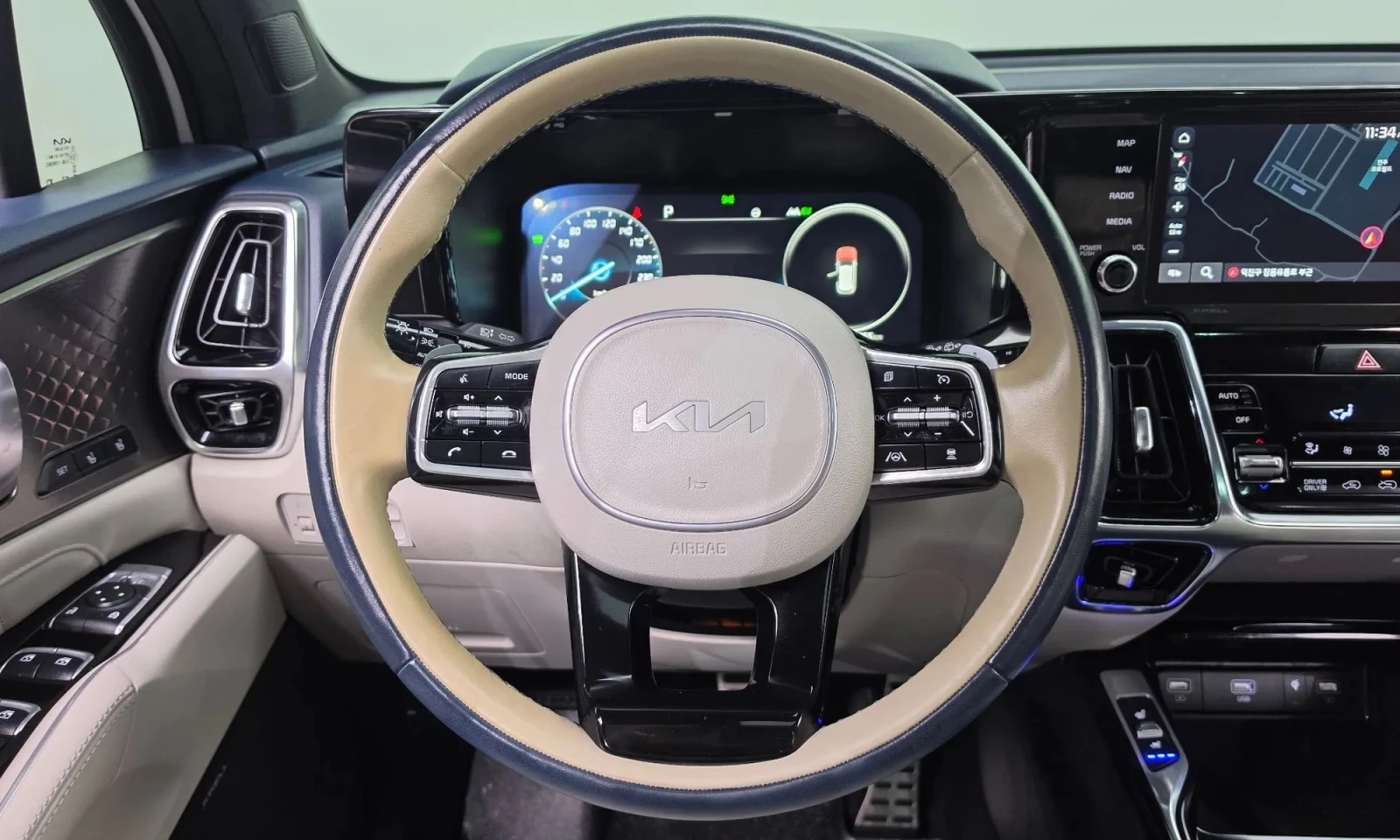 Kia Sorento, снимка 13 - Автомобили и джипове - 56648696