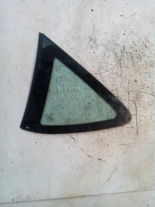 Странично задно ляво малко стъкло за Пежо 407 комби