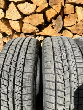 Гуми Зимни 225/45R18, снимка 2 - Гуми и джанти - 52436627