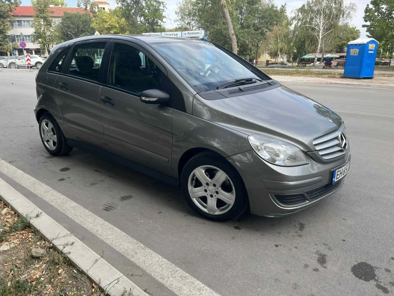 Mercedes-Benz B 180, снимка 2 - Автомобили и джипове - 52630678