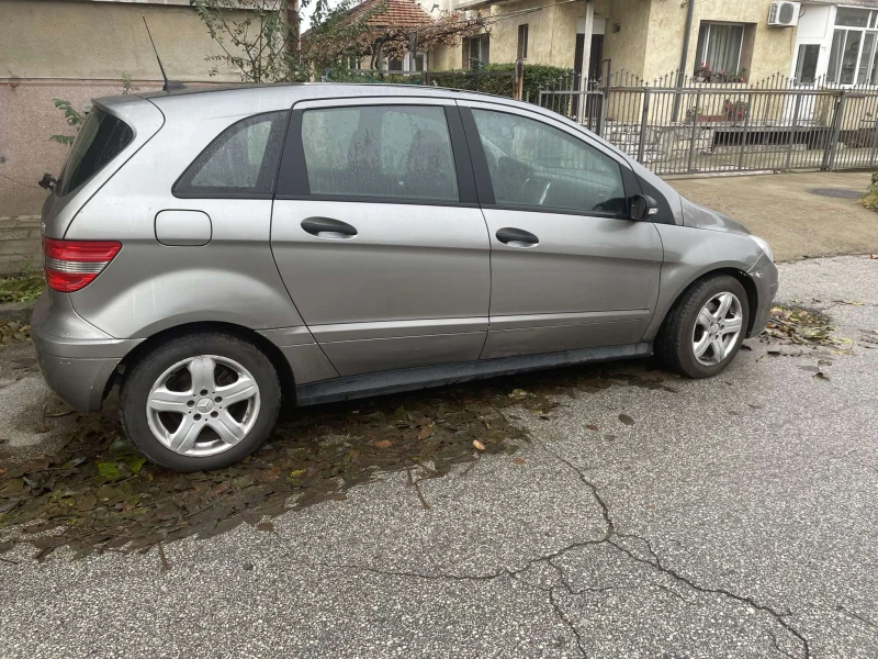 Mercedes-Benz B 180, снимка 4 - Автомобили и джипове - 47950420