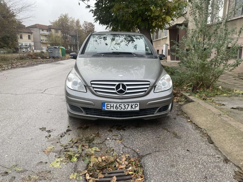 Mercedes-Benz B 180, снимка 1 - Автомобили и джипове - 47950420