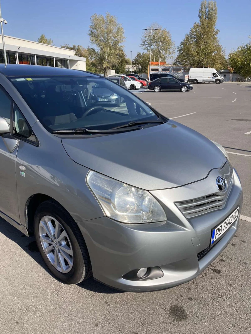 Toyota Verso оптимал, снимка 4 - Автомобили и джипове - 48833603