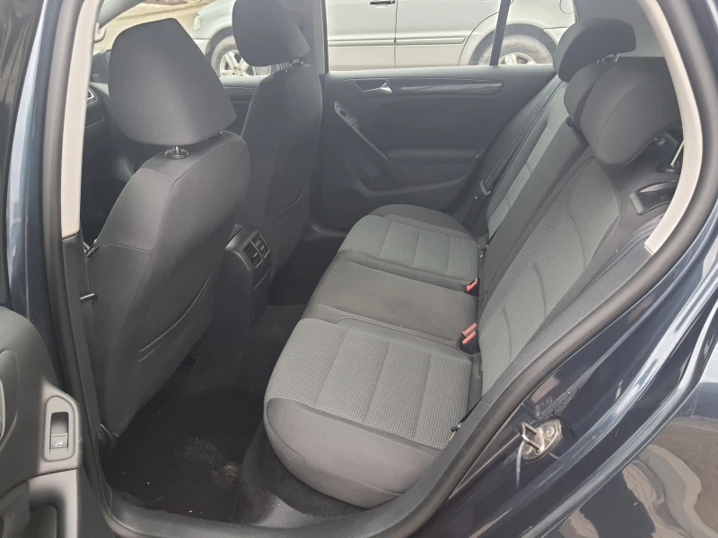 VW Golf 1.6tdi, снимка 13 - Автомобили и джипове - 49279264