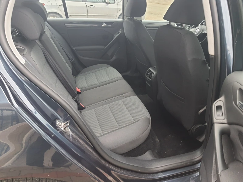 VW Golf 1.6tdi, снимка 10 - Автомобили и джипове - 49279264