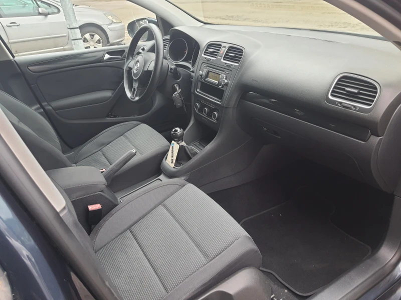 VW Golf 1.6tdi, снимка 11 - Автомобили и джипове - 49279264