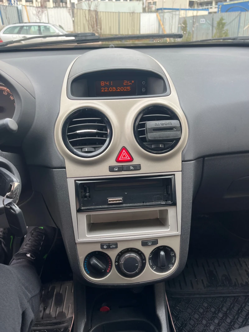 Opel Corsa 1.2, снимка 9 - Автомобили и джипове - 49600261