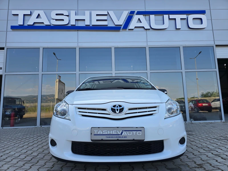 Toyota Auris D-4D !! FACELIFT !!, снимка 3 - Автомобили и джипове - 52322579