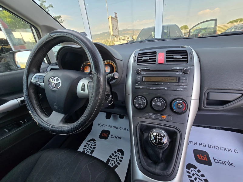 Toyota Auris D-4D !! FACELIFT !!, снимка 15 - Автомобили и джипове - 52322579