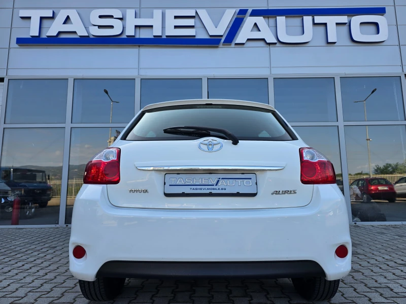Toyota Auris D-4D !! FACELIFT !!, снимка 8 - Автомобили и джипове - 52322579