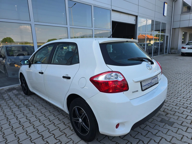 Toyota Auris D-4D !! FACELIFT !!, снимка 9 - Автомобили и джипове - 52322579
